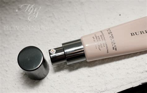 Review & Swatches: Burberry Fresh Glow BB Cream 01 Nude Rose